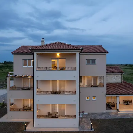 فندق مبيت وإفطار Perla 3*