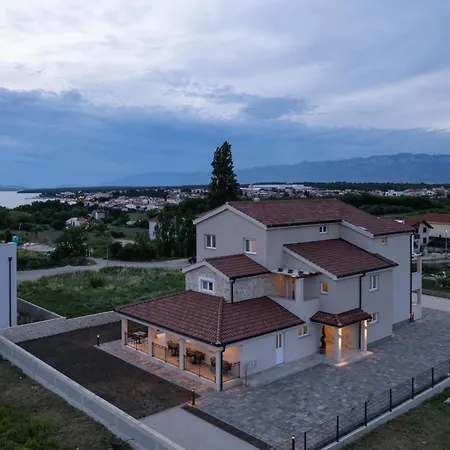 فندق مبيت وإفطار Perla