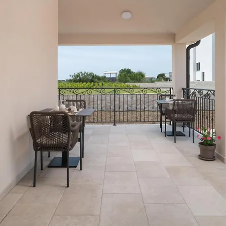 Perla 住宿加早餐酒店 3*