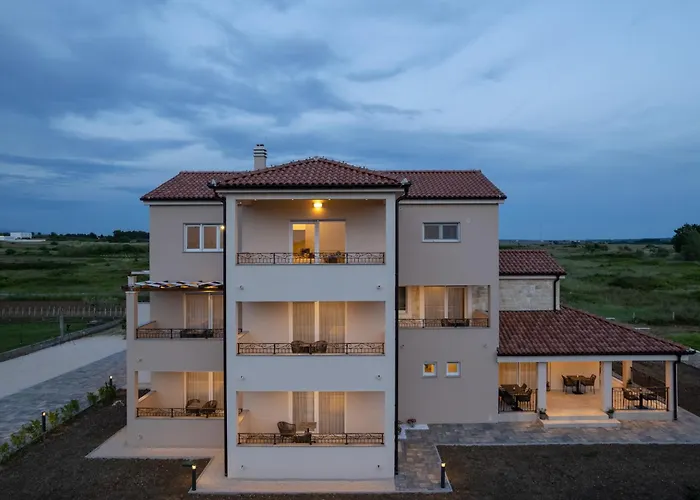 فندق مبيت وإفطار Perla 3*