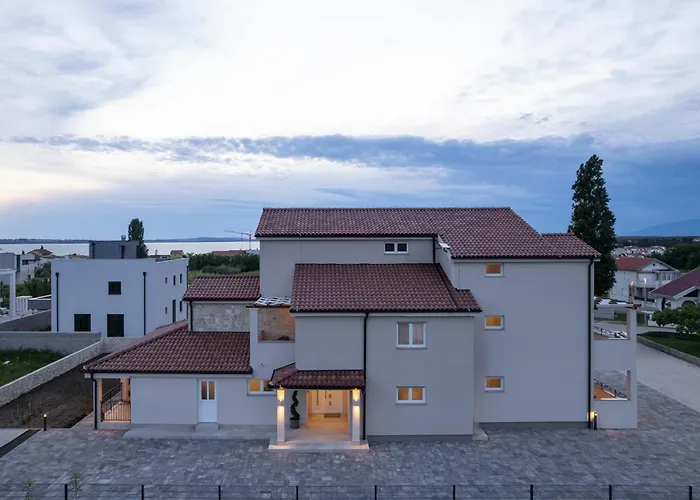 فندق مبيت وإفطار Perla